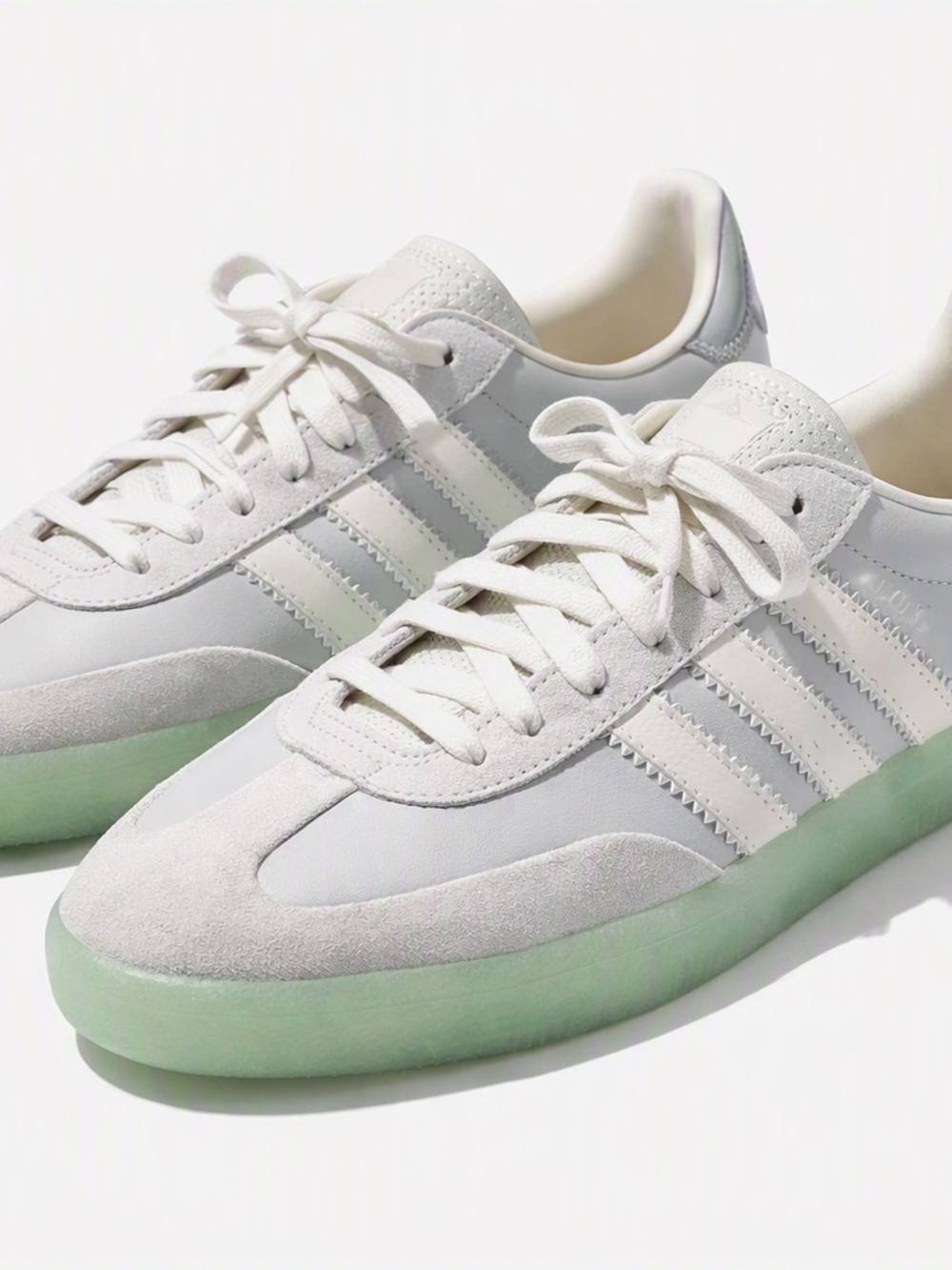 Women’s Classic White Sneakers with Mint Sole